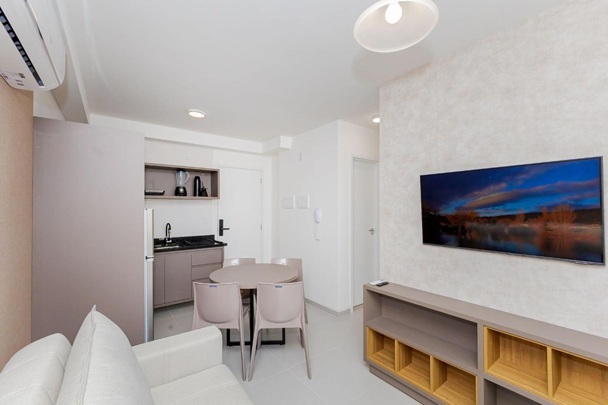 Apartamento 5 Pessoas Com Piscina E Academia No Centro Curitiba