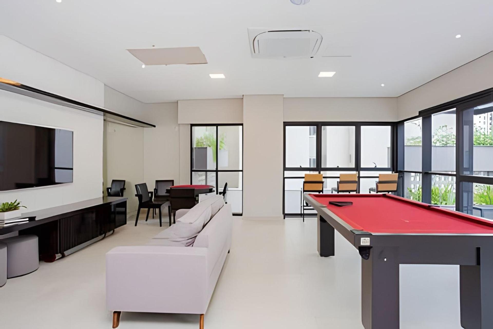 5 Pessoas Com Piscina E Academia No Centro Apartamento *