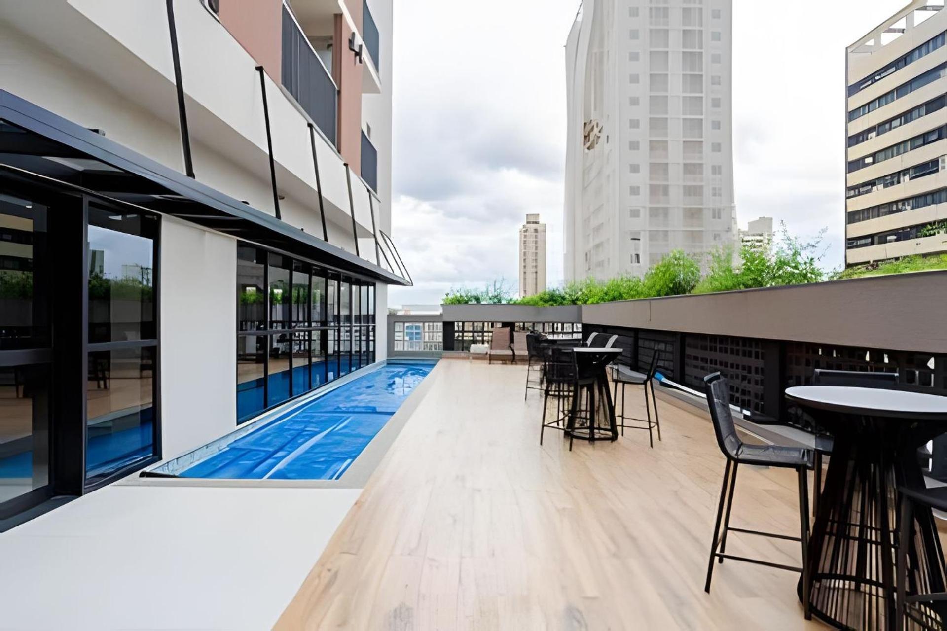5 Pessoas Com Piscina E Academia No Centro Apartamento *
